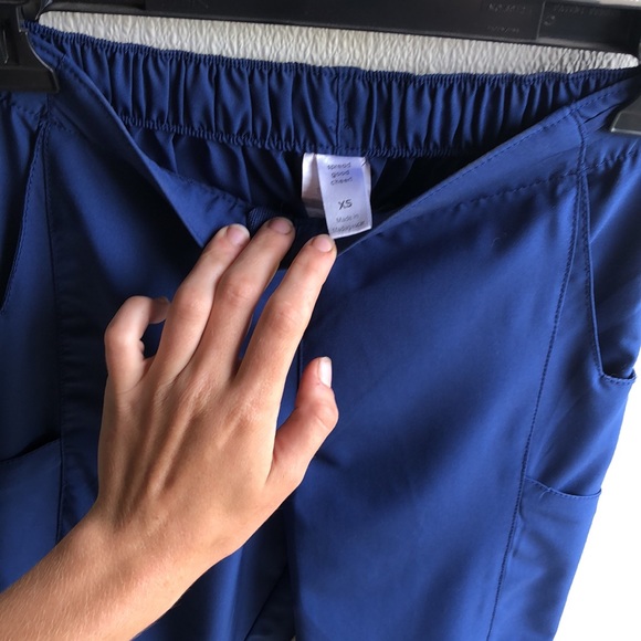 Scrub tops and bottoms - Picture 13 of 15